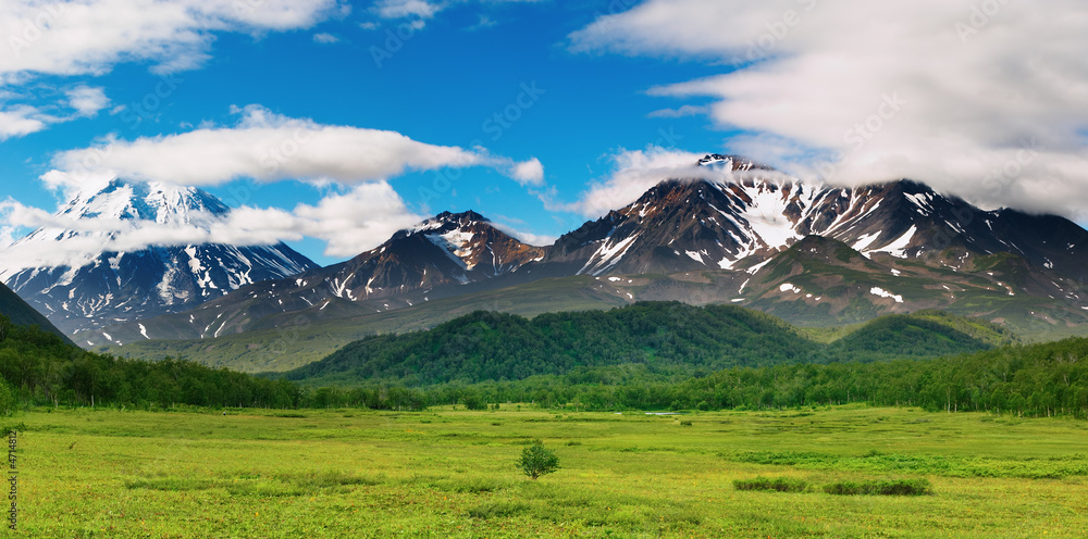 山脉全景