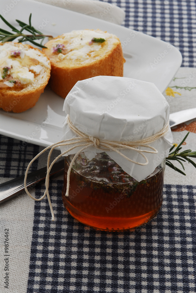 Miele al rosmarino - Cucina alle erbe e fiori