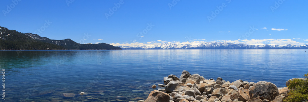 太浩湖全景