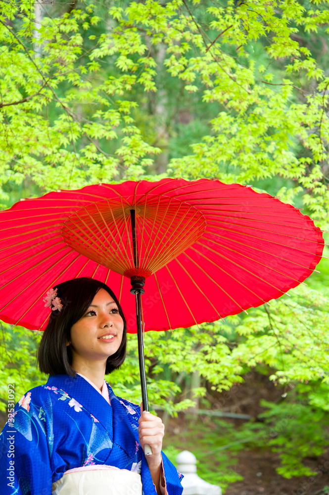 japanese kimono woman with red umbrella