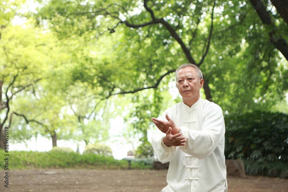 chinese do taichi outside