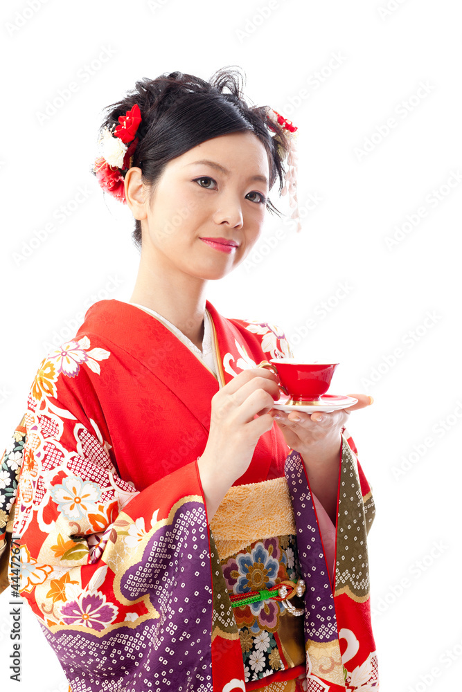 japanese kimono woman drinking tea