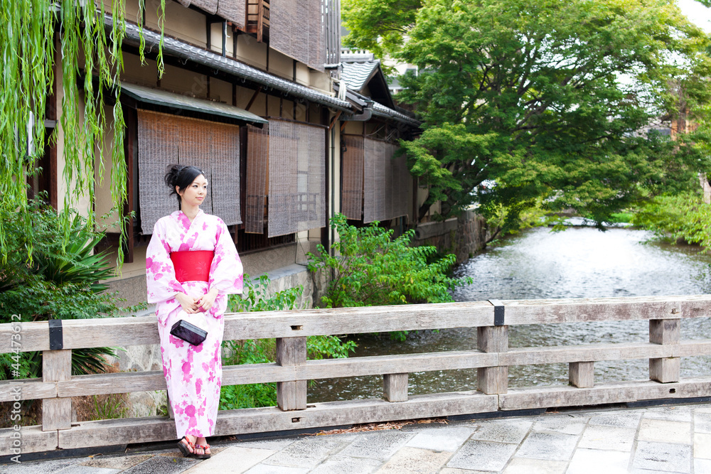 京都的日本和服女人