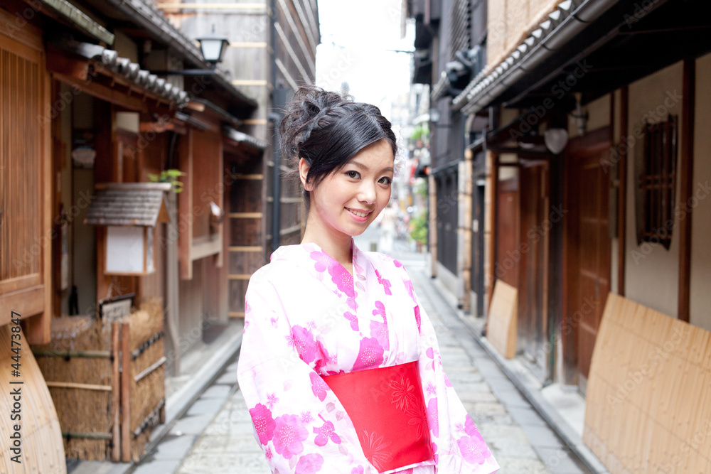 japanese kimono woman walking on street