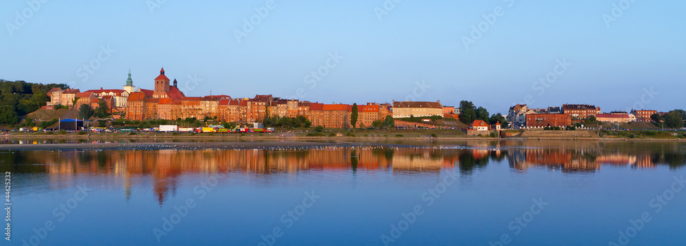 波兰维斯拉河Grudziadz全景