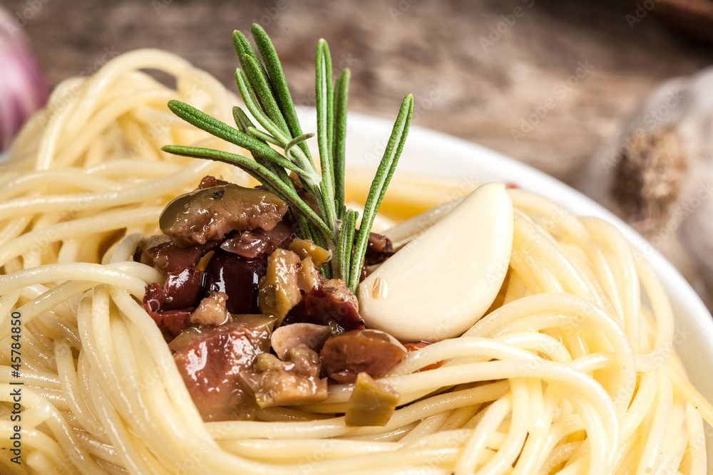 spaghetti with sause. Organic food