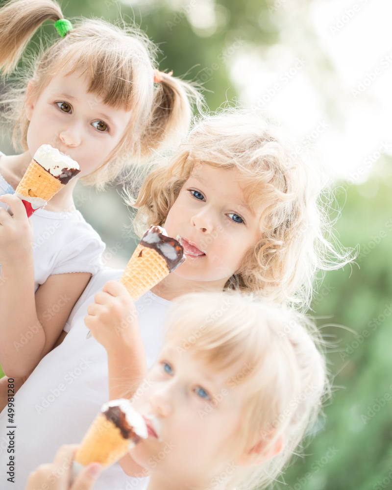 Children eating ice-cream