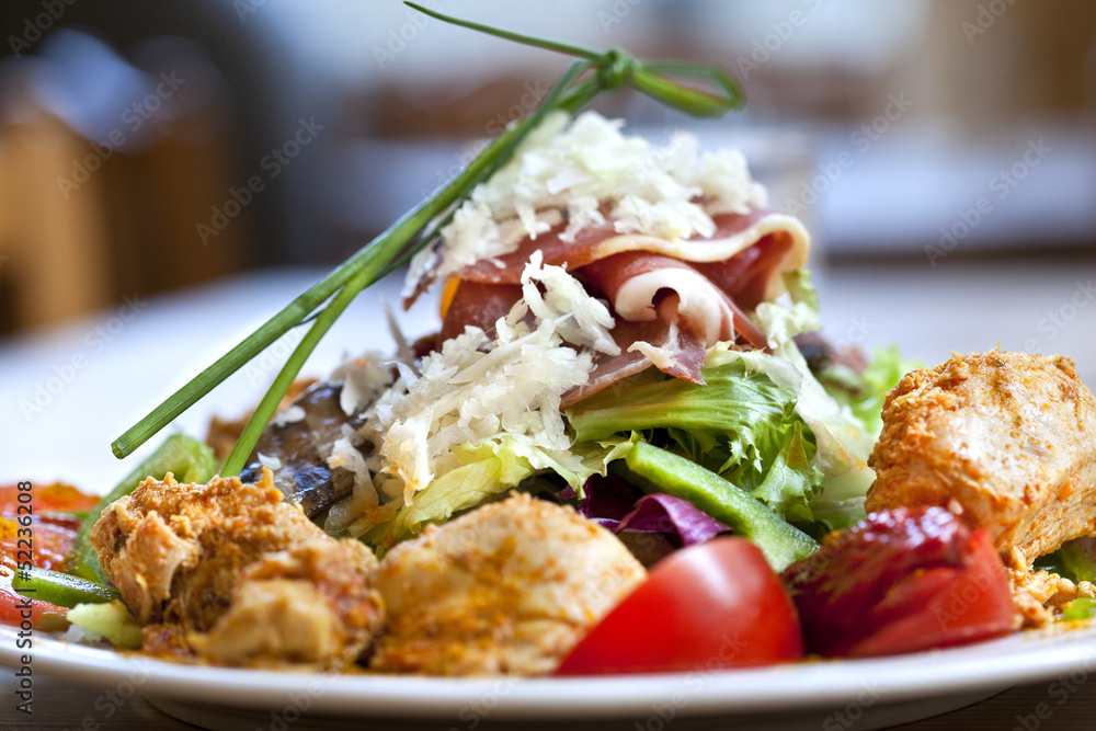 Salade, hors d'œuvre, plat, poulet, légumes, complet