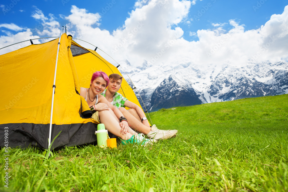 情侣登山