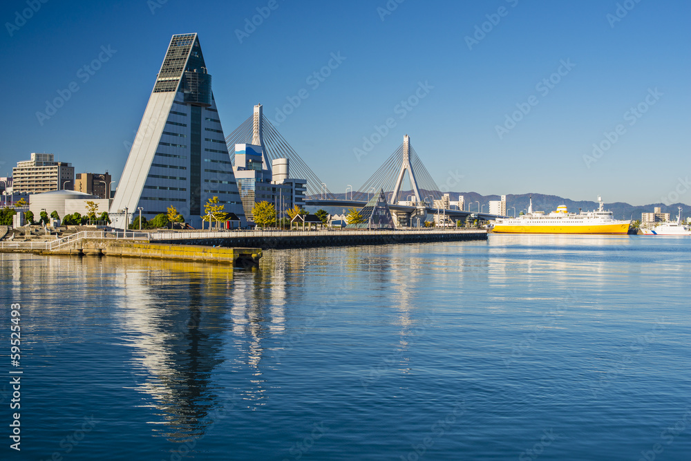 日本青森海港天际线