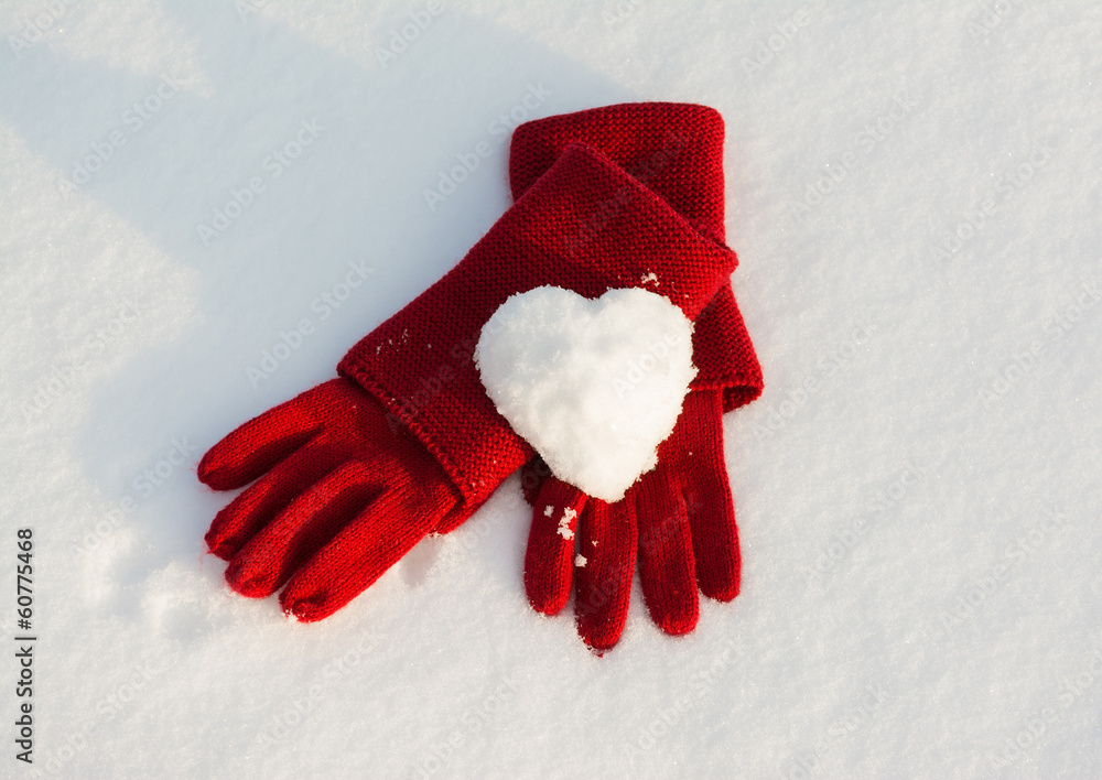 红手套和雪心