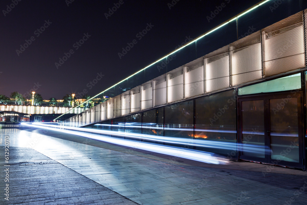 夜间道路