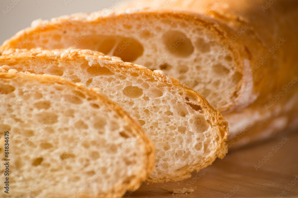 sliced ​​bread with cereals