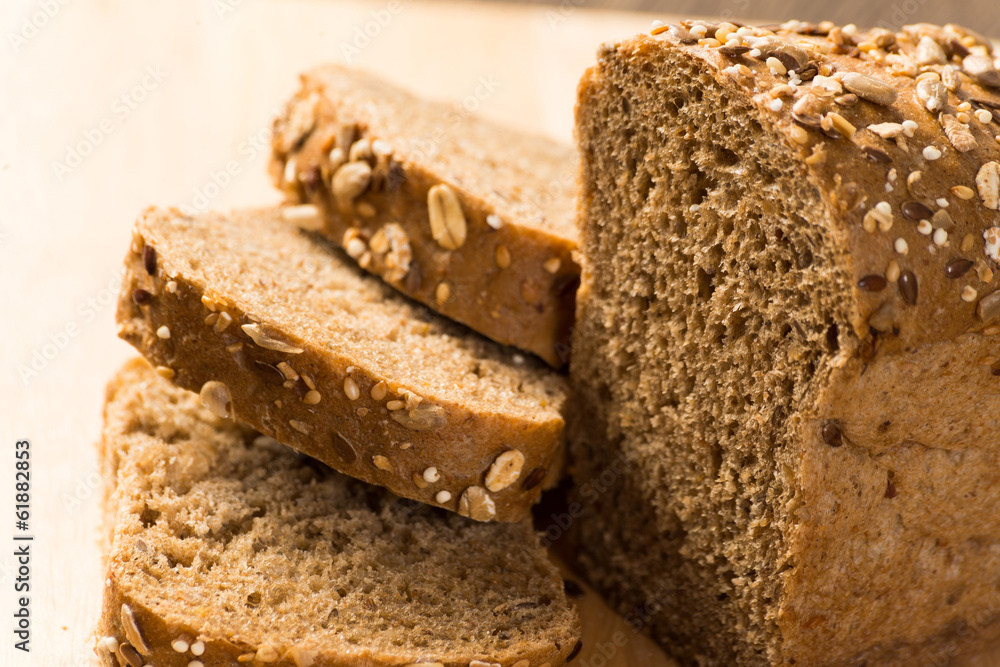 sliced ​​bread with cereals