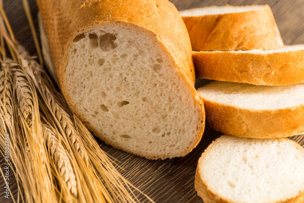 sliced ​​bread with cereals