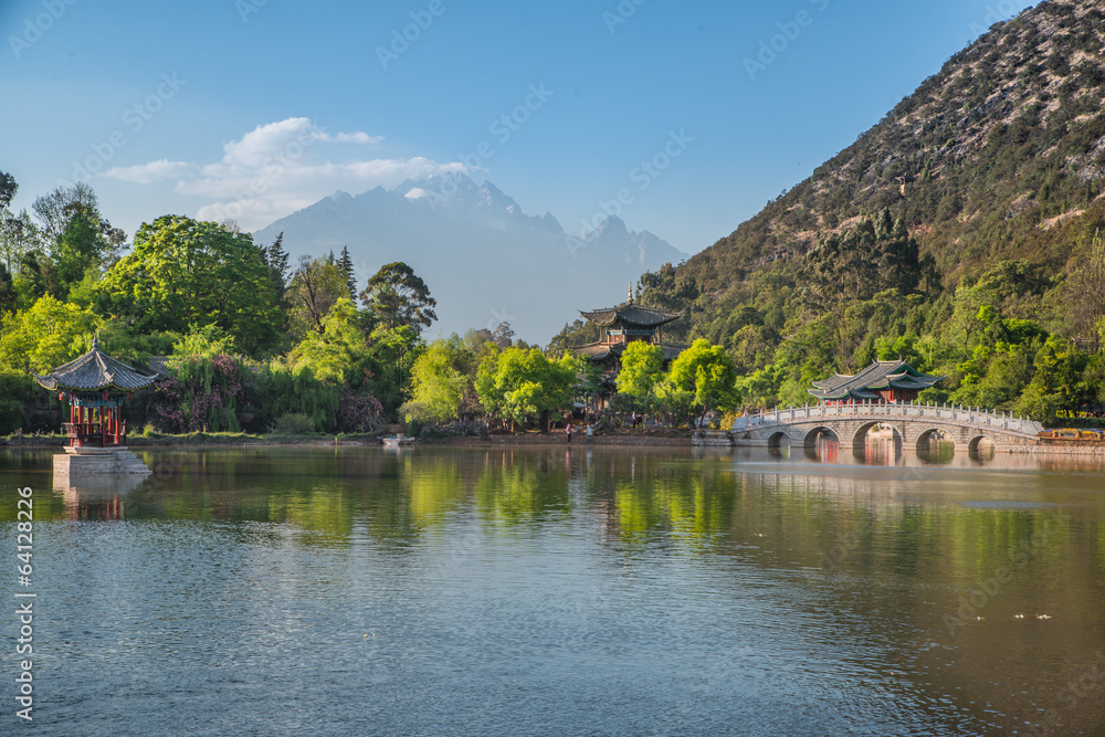 丽江古城景黑龙池公园