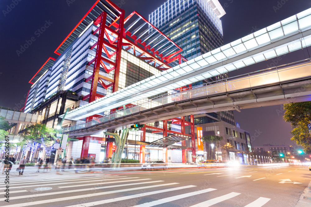 现代街道夜景