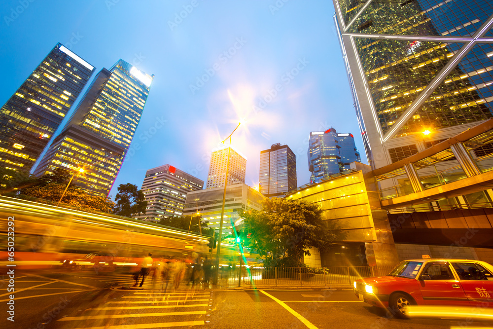 夜晚的现代城市