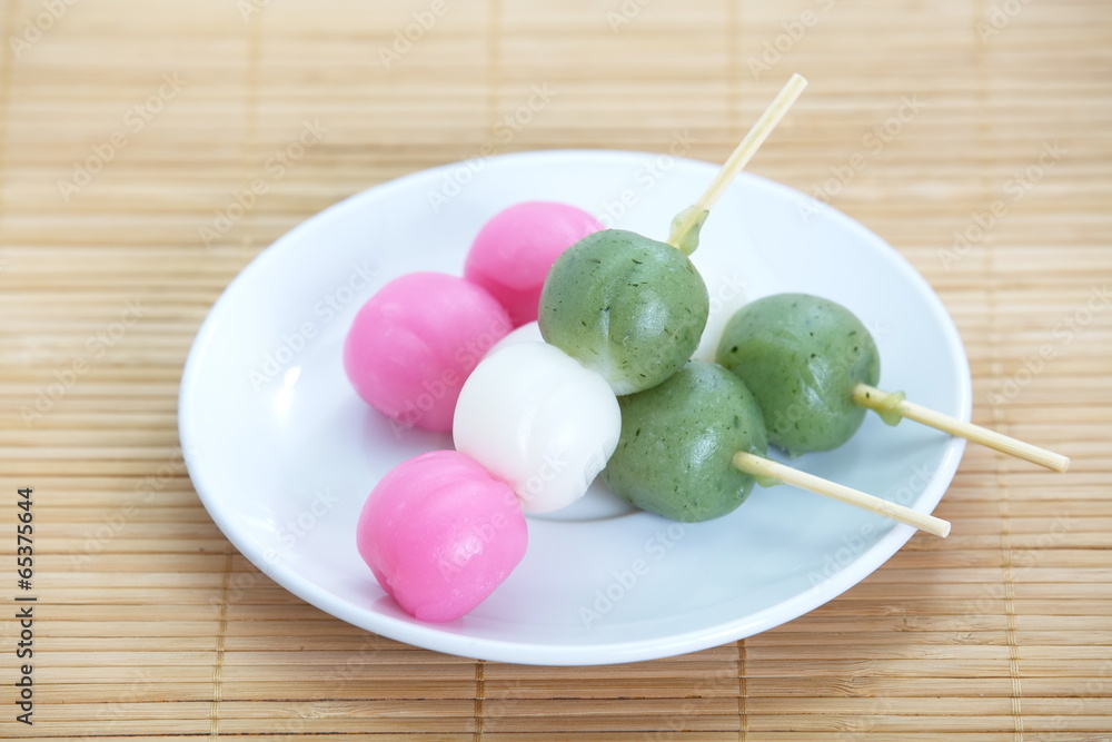 用米粉做的丹戈日本饺子和甜食