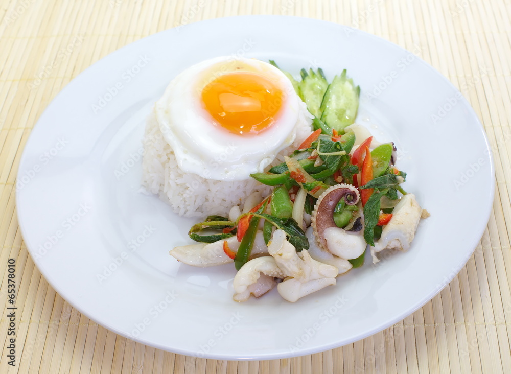 fried basil leaf with squid and white rice