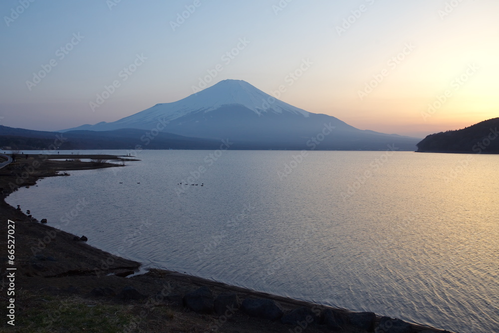 山那角湖富士山日落时间