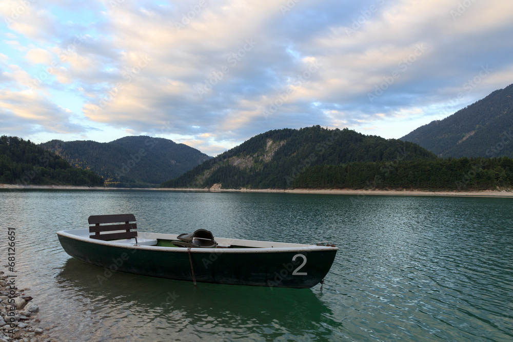 Ruderboot am Sylvensteinstausee