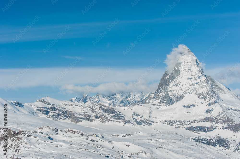 马特洪峰的雪山景观