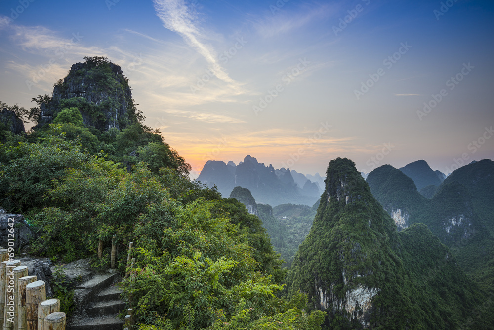 中国桂林兴平喀斯特山地景观