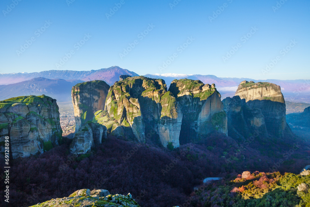 美丽的Meteora山脉全景