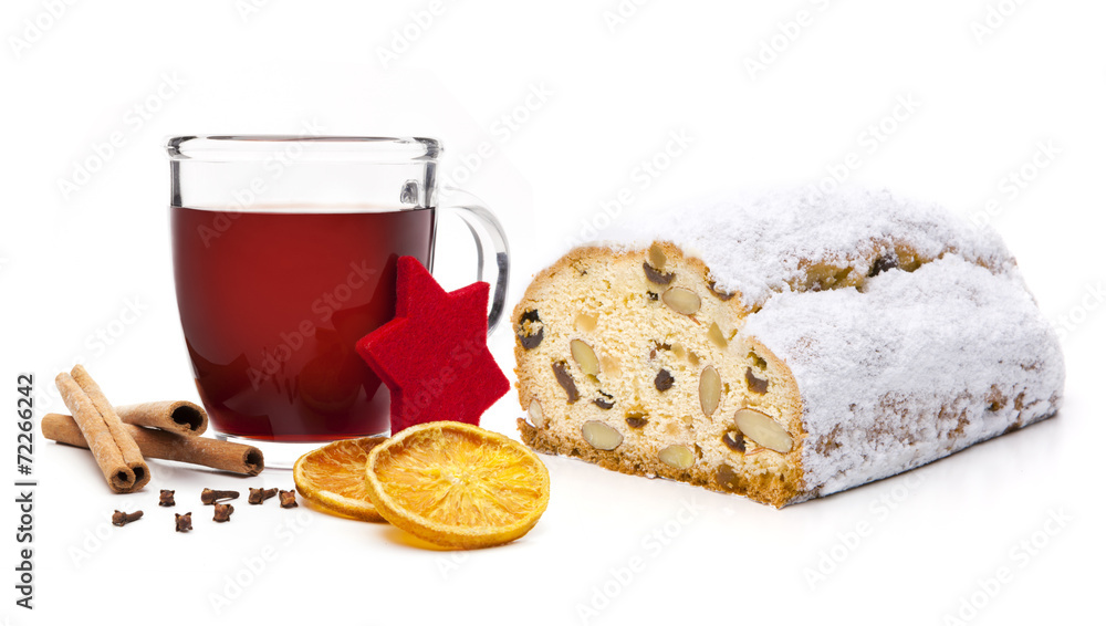 Glühwein mit Weihnachtsstollen