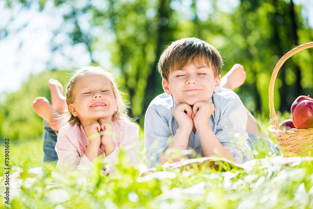 Kids at picnic