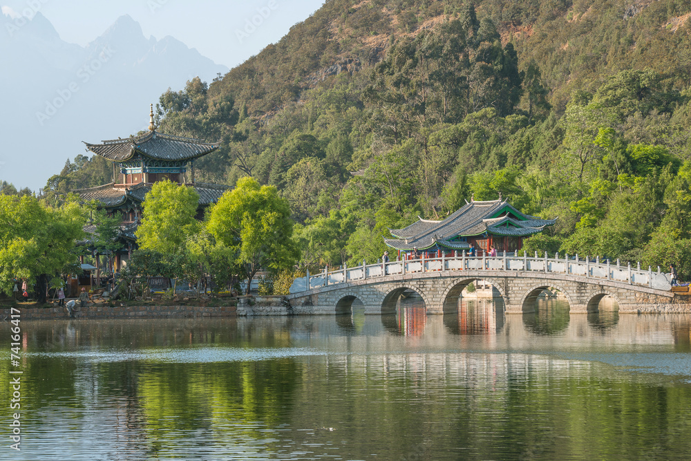 丽江古城景黑龙池公园