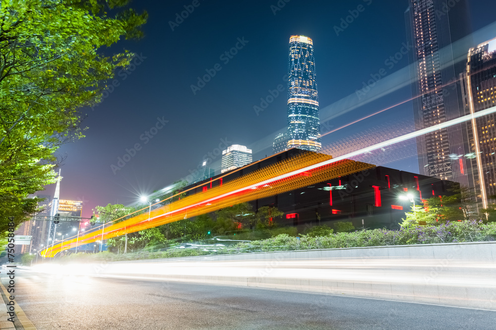 城市道路上的轻步道