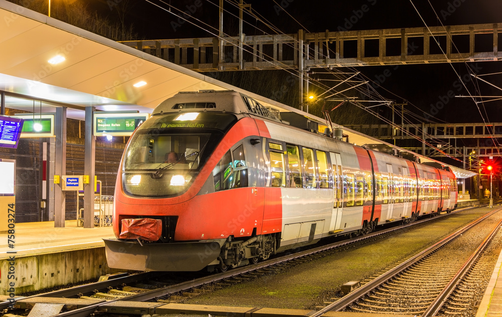 Feldkirch站的奥地利本地列车