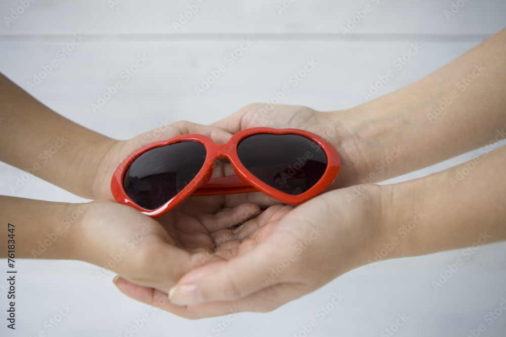 Women and children who have sunglasses