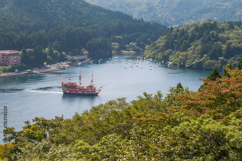 芦ノ湖と海賊船 Pirate ship of Lake Ashinoko japan hakone