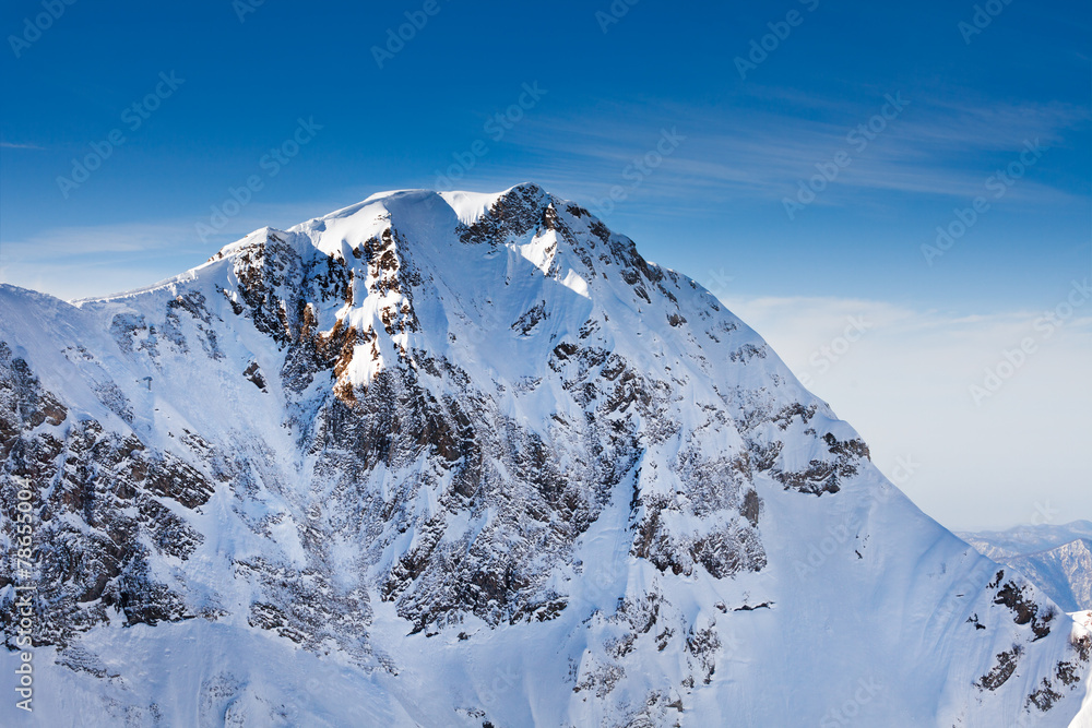 壮丽的高加索山脉峰景