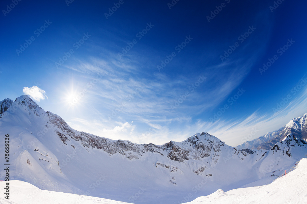 索契高加索地区阳光明媚的冬季景观