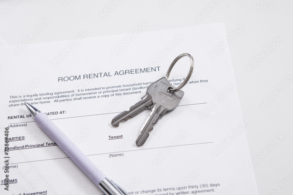 Room rental agreement、Key, pen