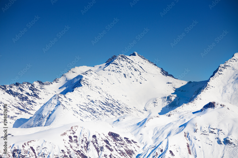 冬季高加索山脉美景