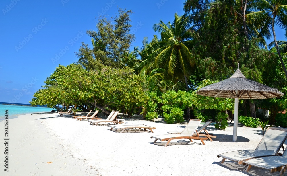 amazing beach (maldives)