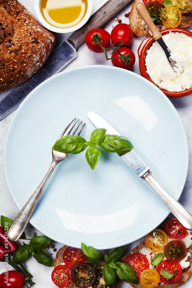 Tomato and basil sandwiches