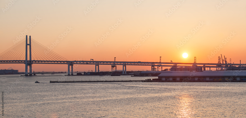 日本横滨日出海湾大桥