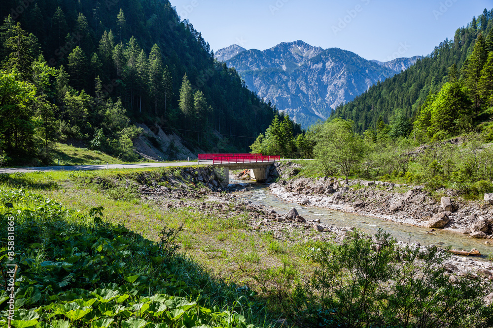 Tiroler Alpen的Fluss