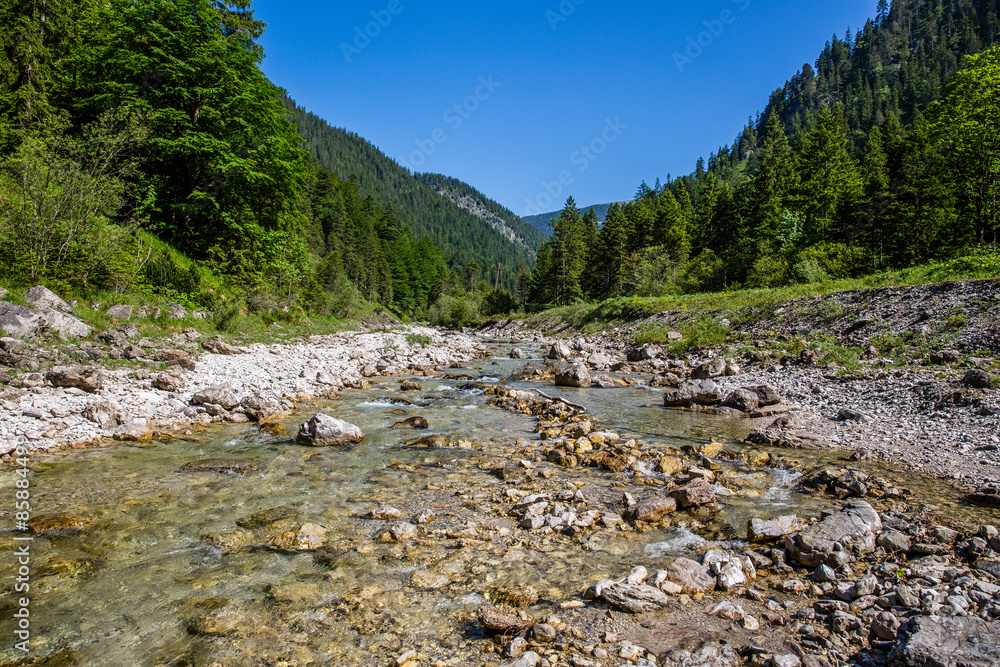 Tiroler Alpen的Fluss