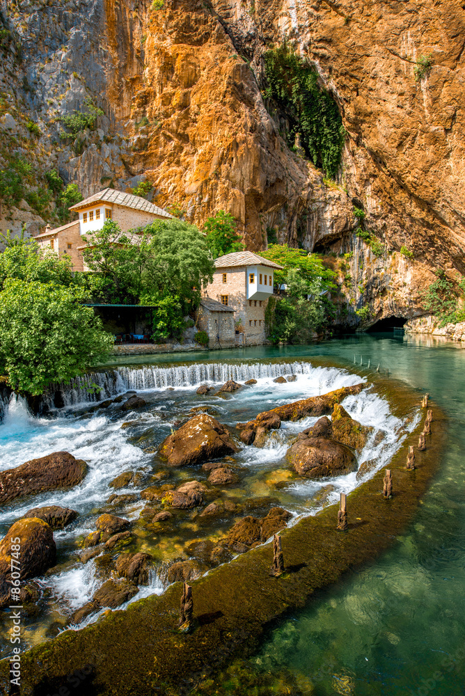 布纳泉上的小村庄Blagaj