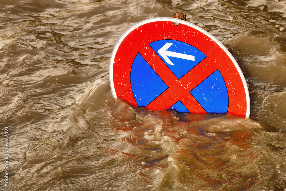 Parkverbot im Hochwasser