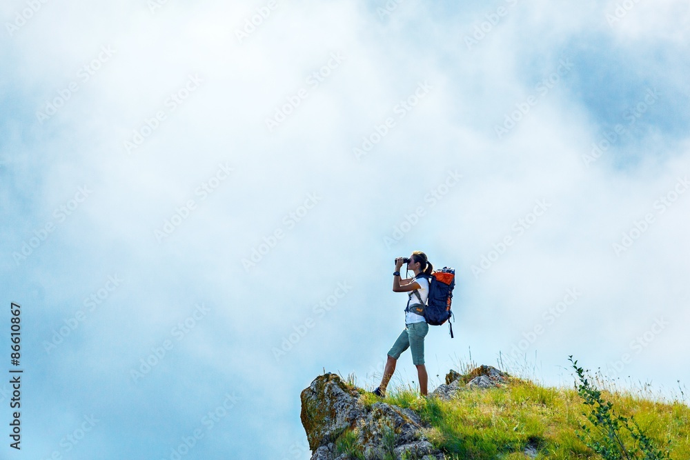 徒步旅行，女人，山地。