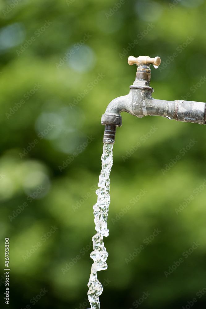 水龙头开着掉水