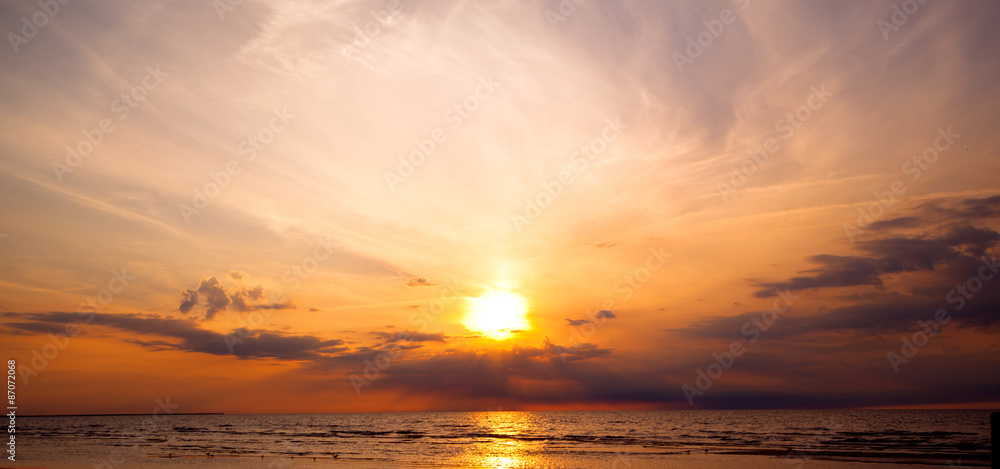 Sonnenuntergang am strand 